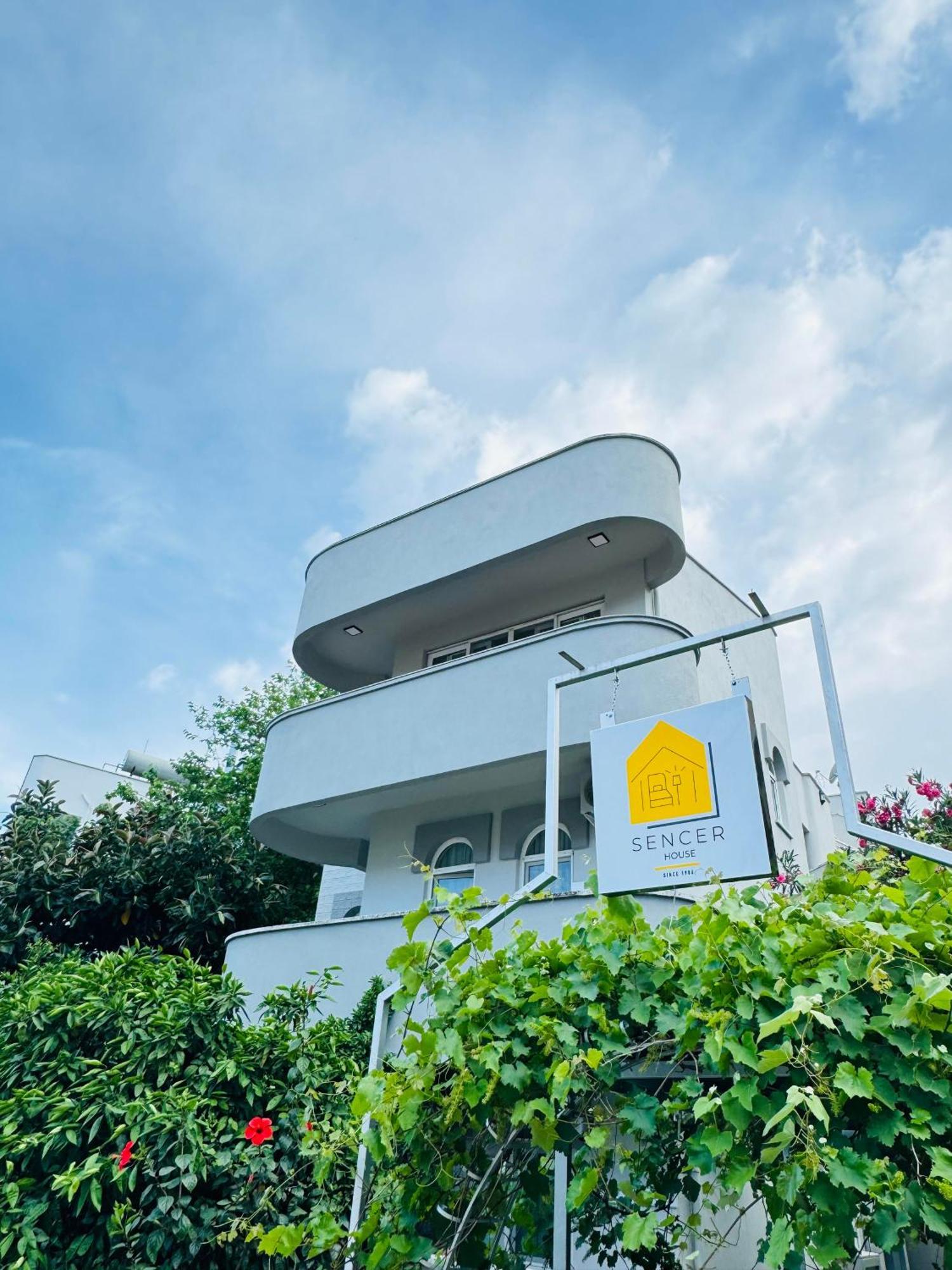 Sencer Aparthotel